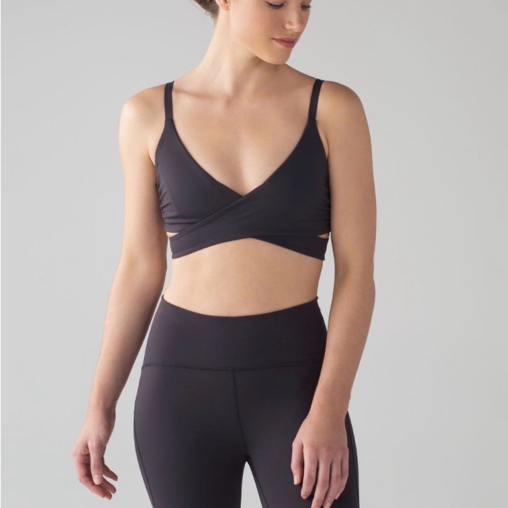 ✨🍋Rare- Lululemon Lean In Bra
Boysenberry size 10